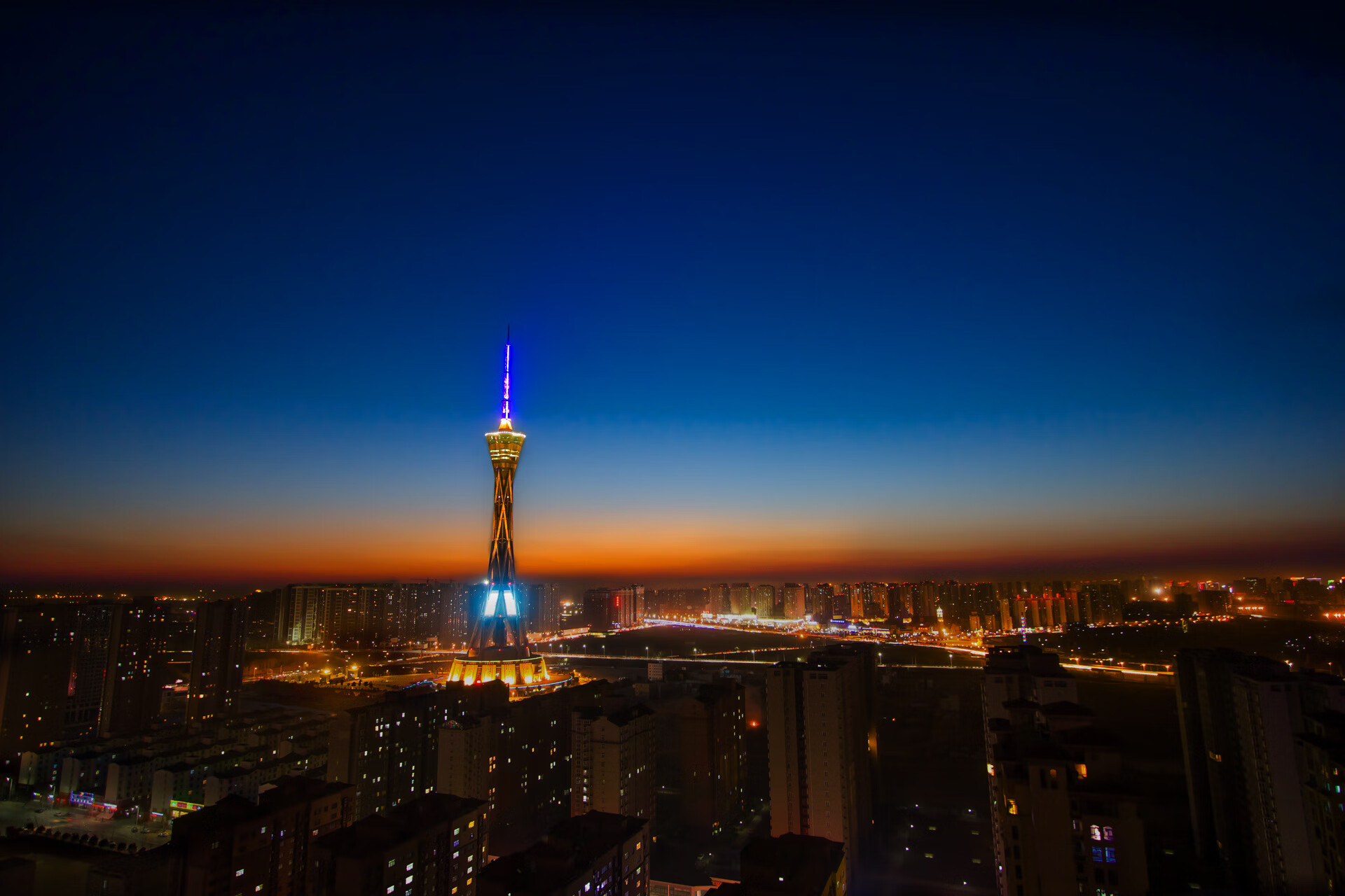 法甲连胜势头强劲，争冠悬念加剧，法甲几场