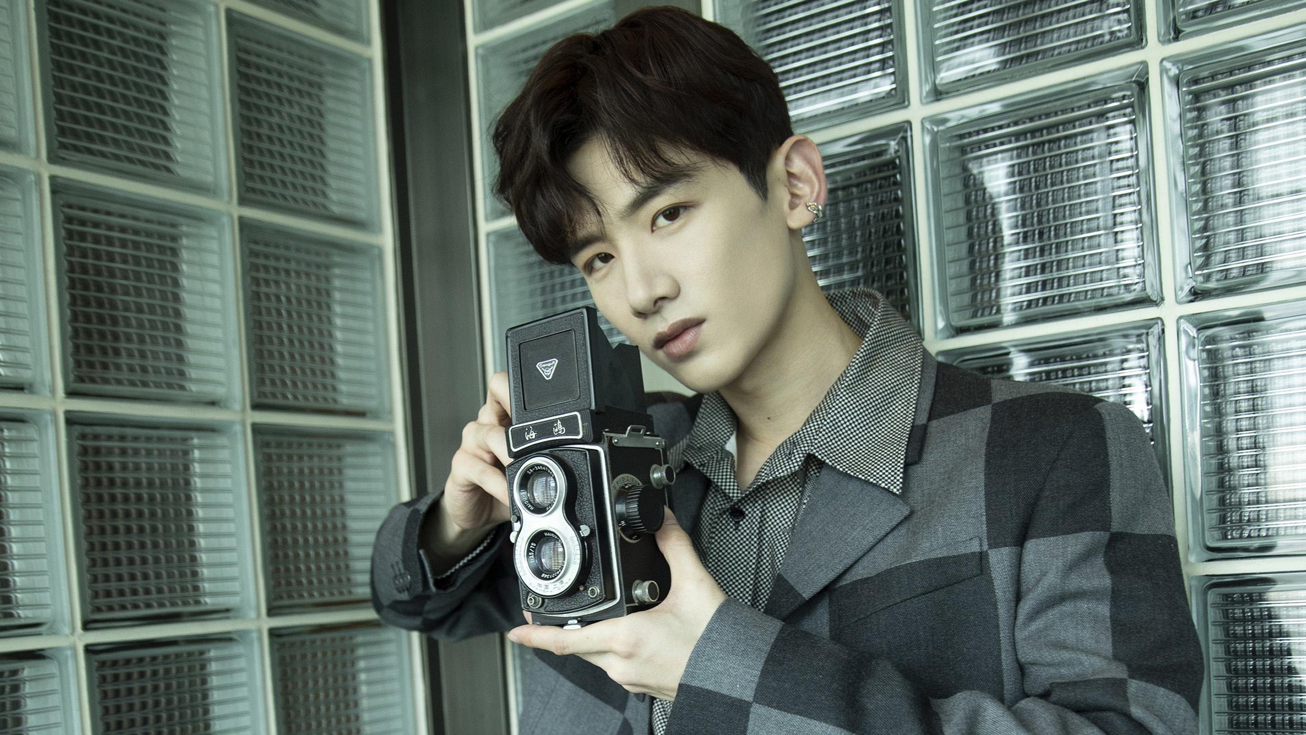 KAIYUN 中国大陆-PSV前锋卢克·德容以29球荣膺荷甲最佳射手。，卢克和露茜_德州游侠